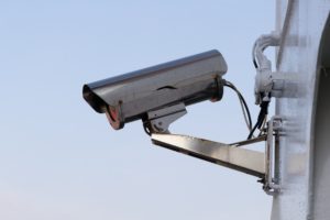 איך למגן עסק באמצעות מצלמות אבטחה